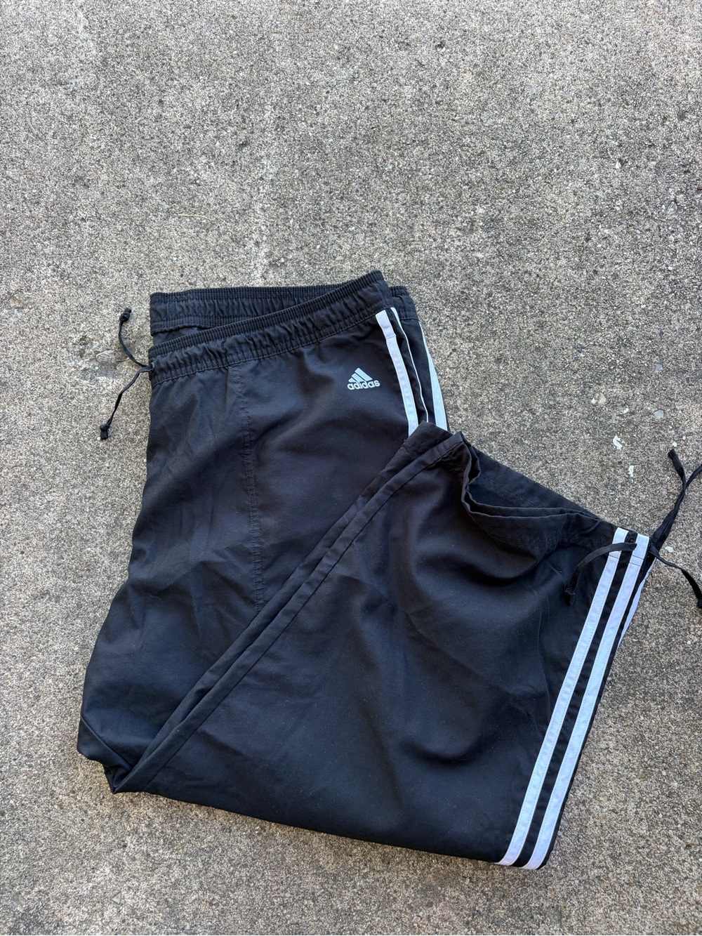 Adidas Pants Womens XL Black 3-Stripe Crop Track Elastic Waist Pockets Athletic - Picture 5 of 5